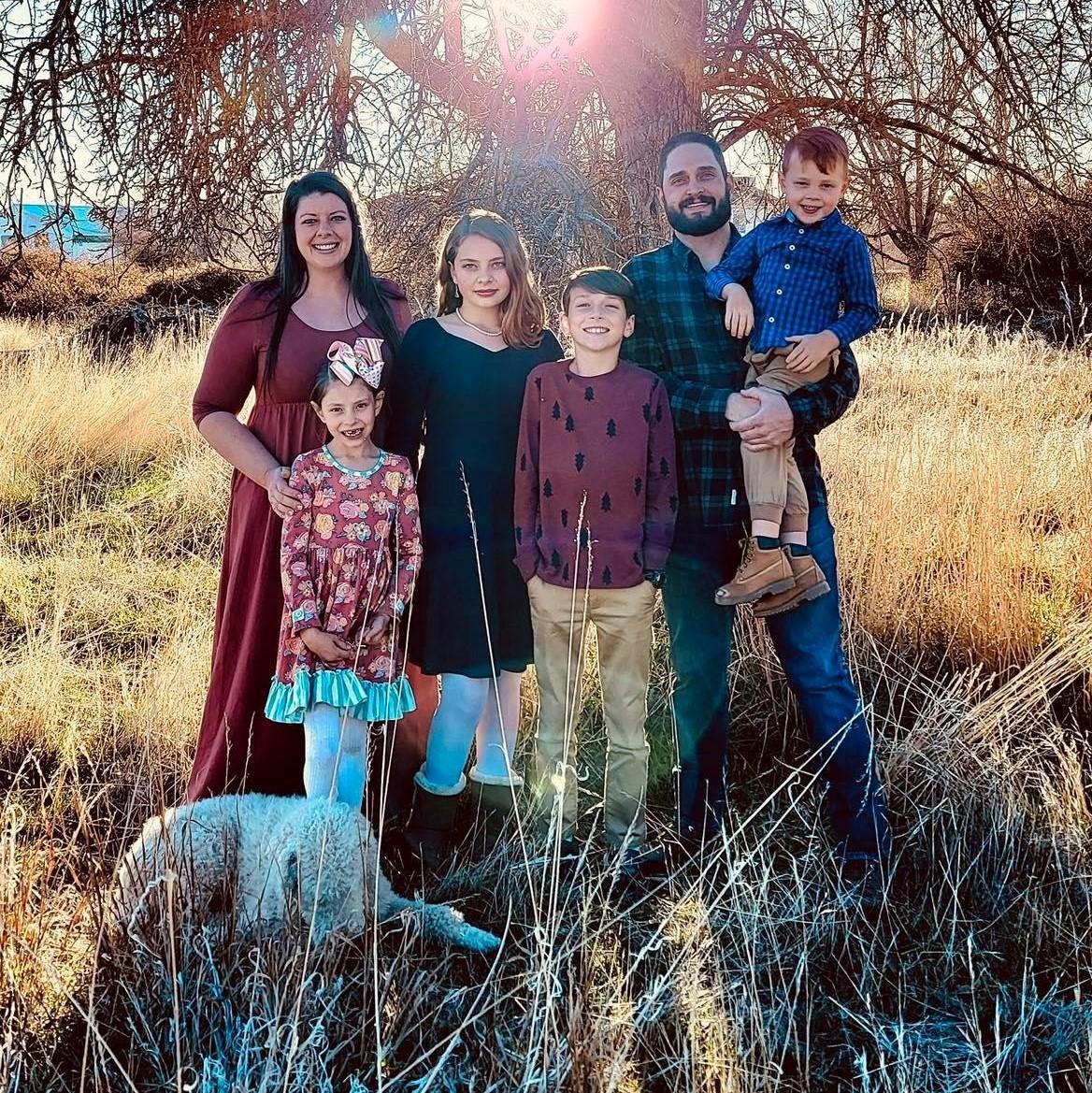 Kyle and Whitney with their four children. (Courtesy of <a href="https://www.facebook.com/Copeland.Family.Updates/">The Copeland Family Updates</a>)