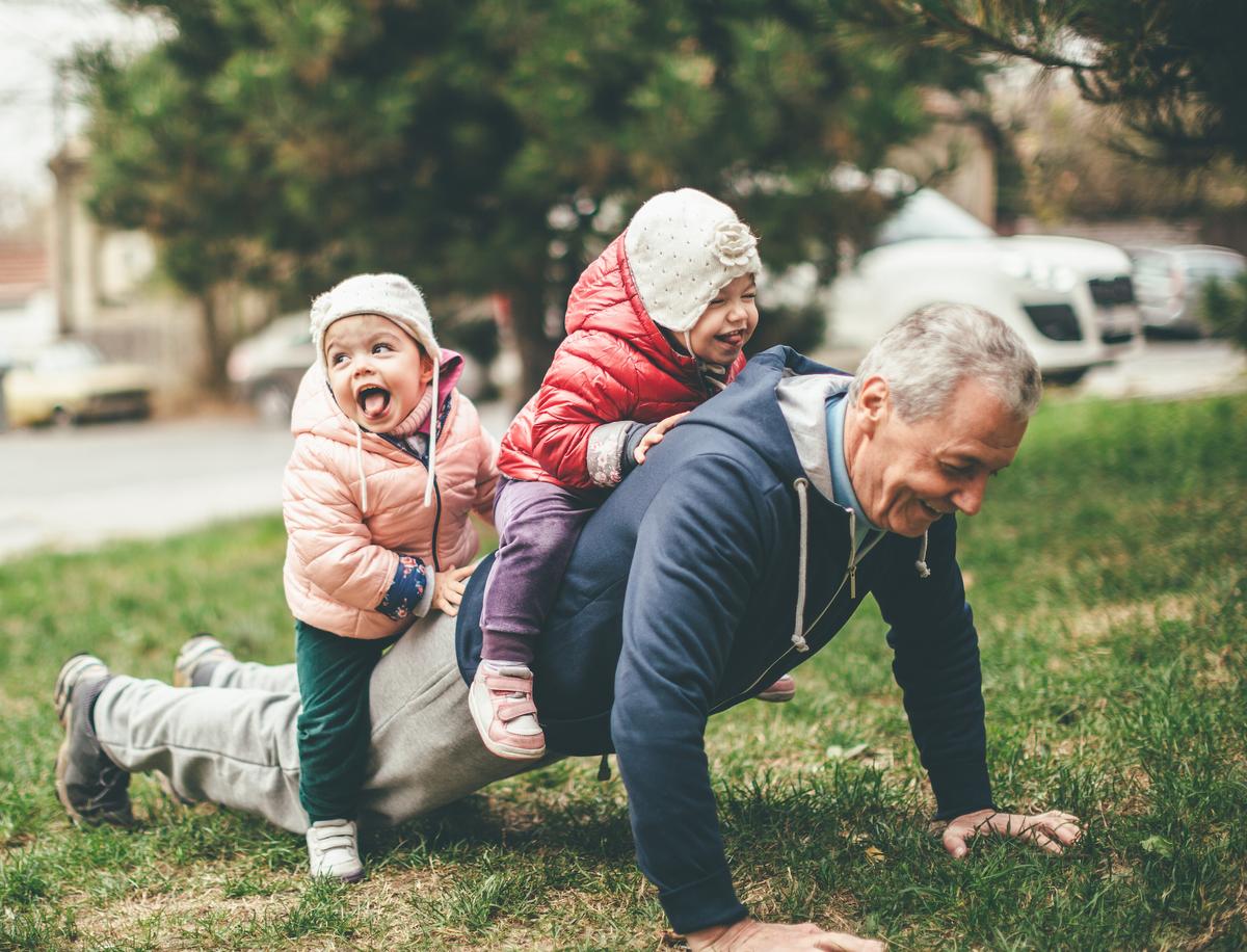 4 Ways For Fathers to Cope With Aging