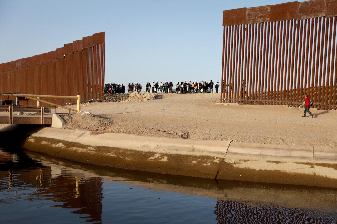 Arizona Farmers Say Illegal Alien Traffic Through Fields Contaminates Crops and Threatens Food Security