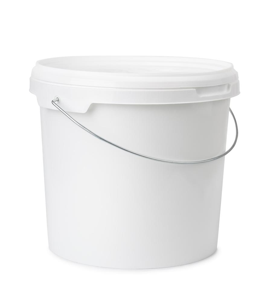 Food-safe buckets in different sizes are a good choice for dry foods such as cornmeal, beans, wheat, rice, and oats. (Anton Starikov/Shutterstock)