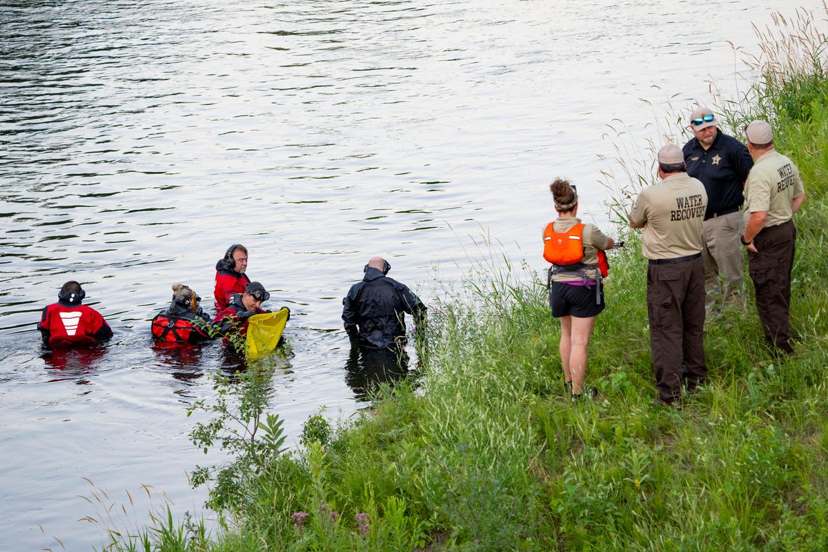 17-Year-Old Killed, 4 Injured in Stabbings on Wisconsin River