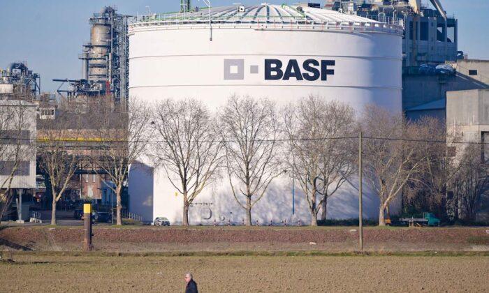 German Chemical Giant BASF to Close Factories Without Cheap Russian Gas