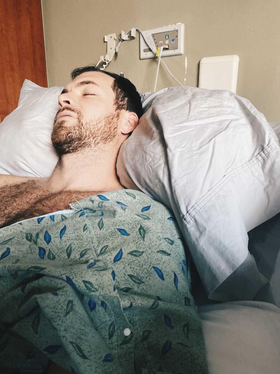 Jason Lang at the hospital. (Courtesy of <a href="https://www.instagram.com/aleck_lang/">Aleck Lang</a>)