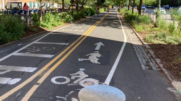 Hudson River Greenway bike path just north of Chambers street at around 10 a.m. on August 3, 2022. (David Wagner/The Epoch Times)