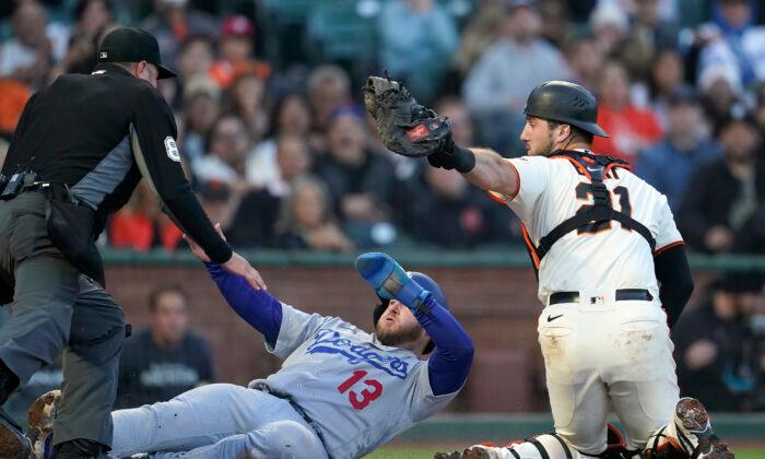 Urias Wins His 8th Straight Decision, Dodgers Top Giants 3–0