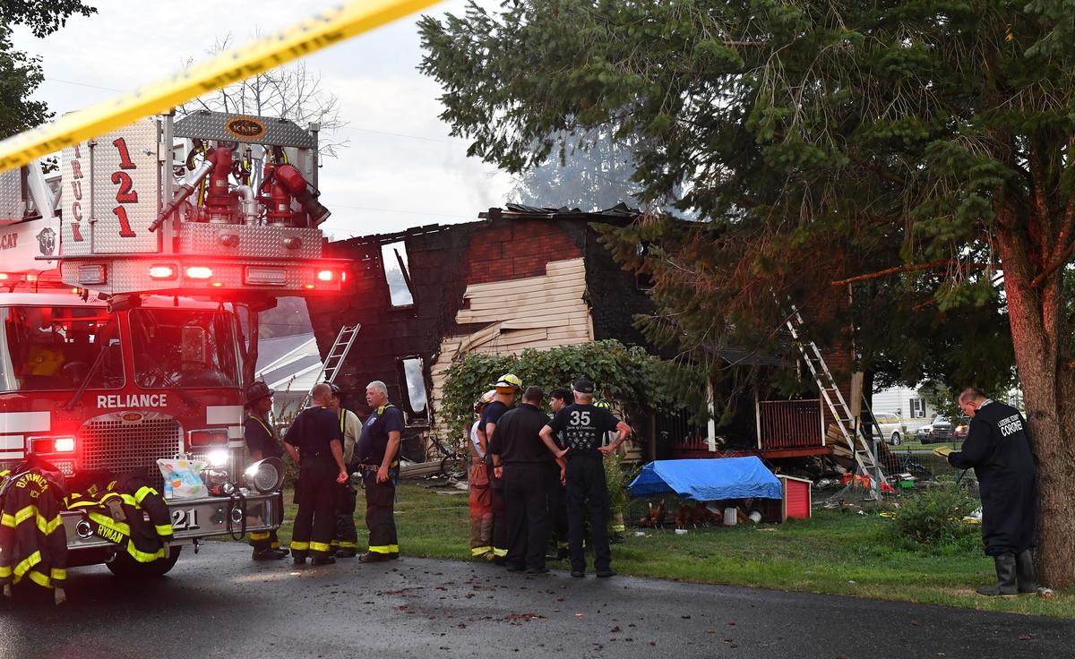 Blaze Kills Firefighter’s 10 Relatives, 3 of Them Children