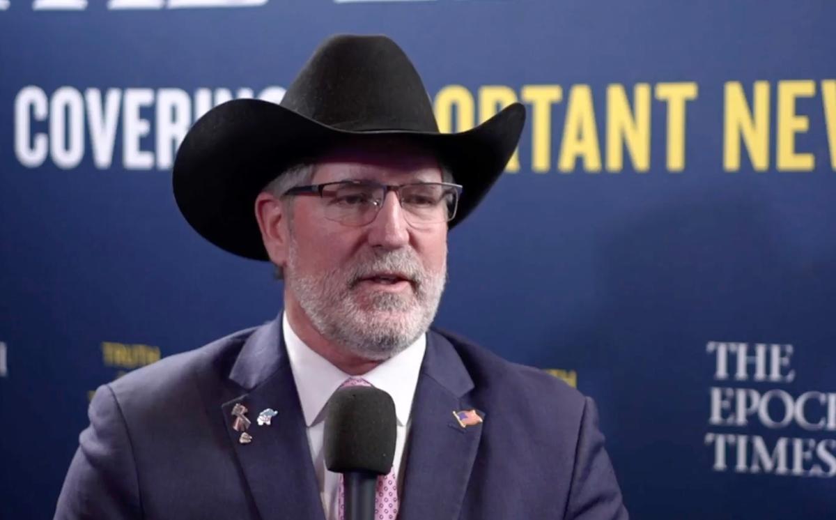 GOP Candidate Alleges Being Blackmailed to Drop Out of Race