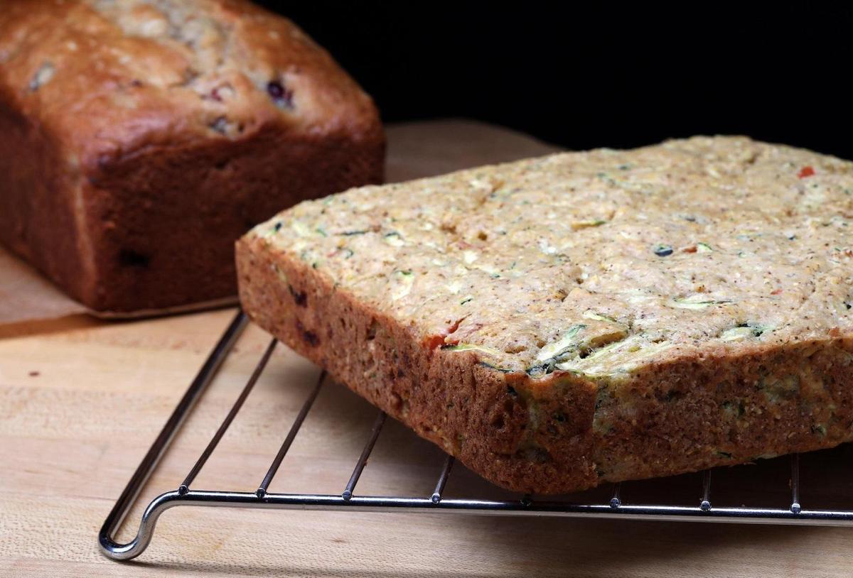 Zucchini Tomato Chile Cornbread