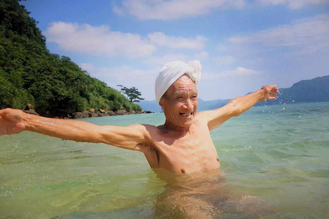 87-Year-Old ‘Japanese Castaway’ Lives on Desert Island for 29 Years Until Forced to Come Home Due to Age