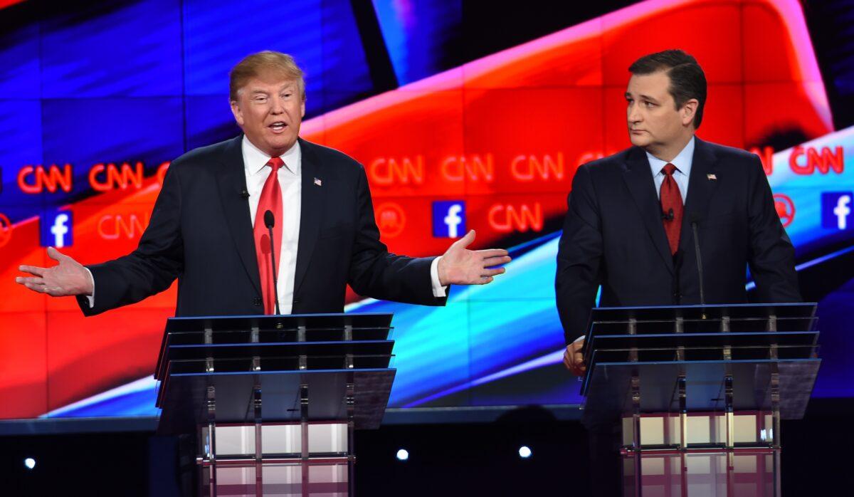 (L-R) Then presidential candidate Donald Trump gestures as Sen. Ted Cruz (R-Tx.) looks on during the Republican Presidential Debate in Las Vegas, Nevada, on Dec. 15, 2015. (Robyn Beck/AFP via Getty Images)