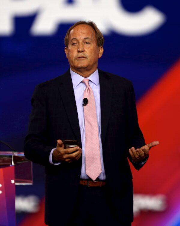  Texas' Attorney General Ken Paxton speaks at the Conservative Political Action Conference in Dallas at the Hilton Anatole Aug. 5, 2022. (Bobby Sanchez/The Epoch Times)