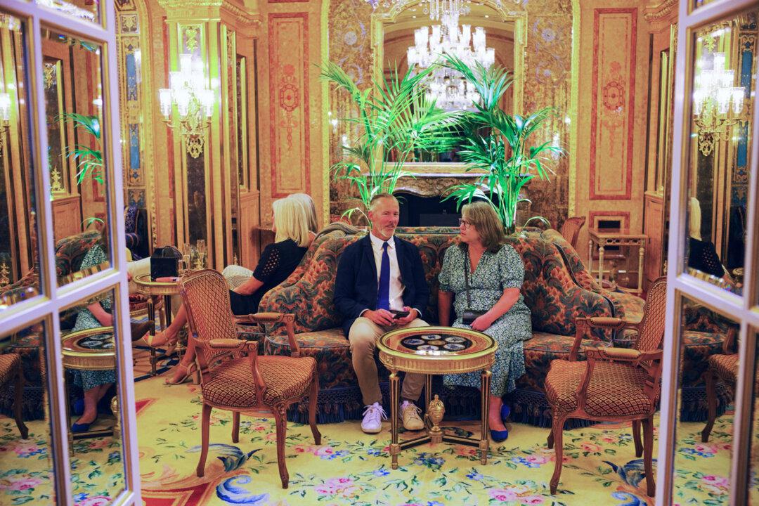 Rocking Good Etiquette at the Ritz London