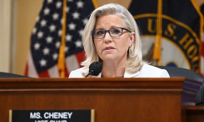 Liz Cheney Faces Loss in Wyoming Primary; Pfizer CEO and US Defense Chief Test Positive for COVID | NTD Good Morning