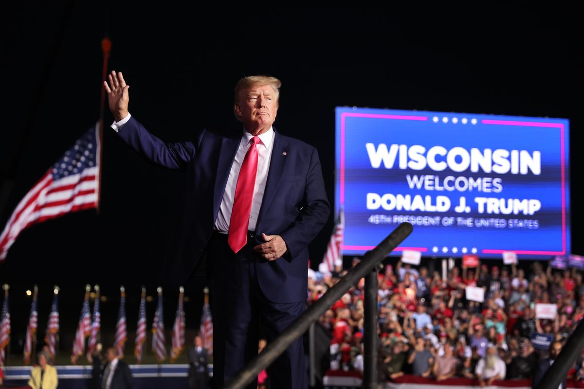 Trump Critics Say FBI Mar-a-Lago Raid May Have Handed Him GOP Nomination, 'Potentially the Presidency'