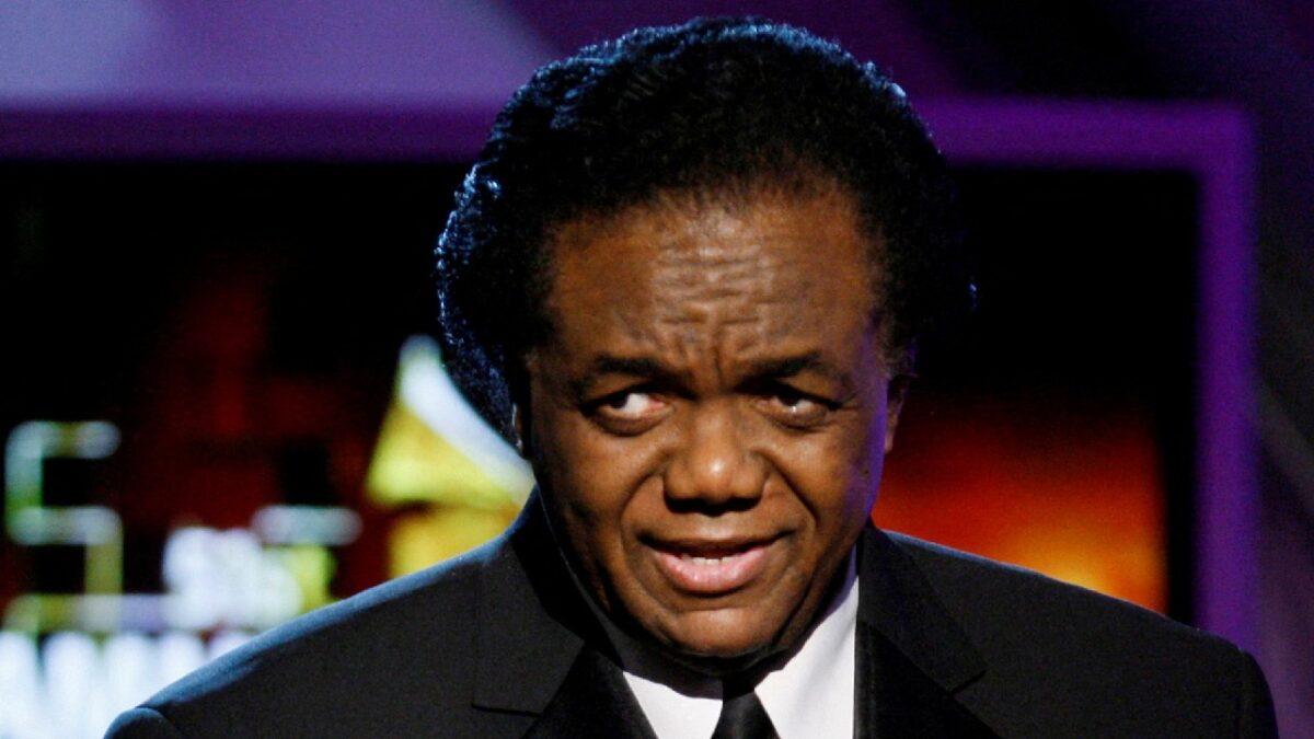 Segment host Lamont Dozier speaks at the 51st annual Grammy Awards in Los Angeles on Feb. 8, 2009. (Lucy Nicholson/Reuters)