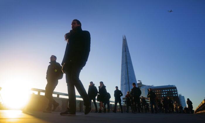 UK Workers Face Record Pay Slump Because of Surging Inflation