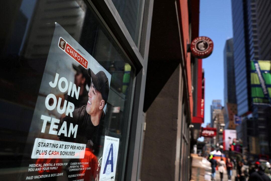 Salary Expectations in US Hit New High: Fed Survey