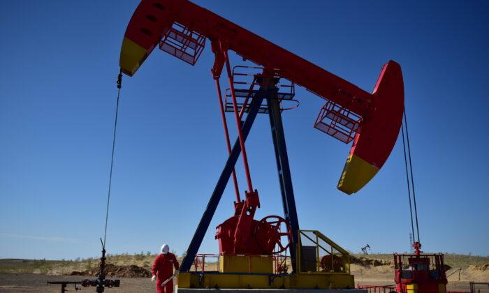 Oil Prices Rise, Tight Supply Back in Focus