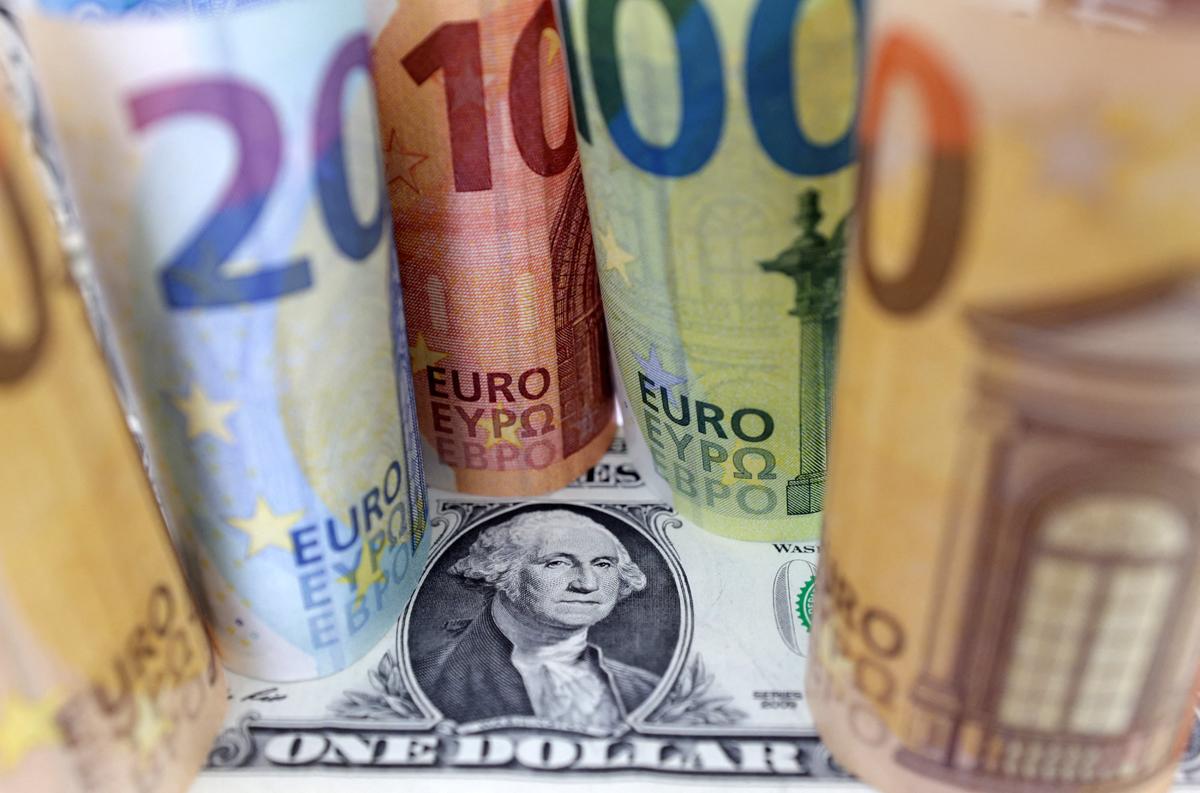 Euro Jumps on Hawkish ECB Signals, Weakening Dollar