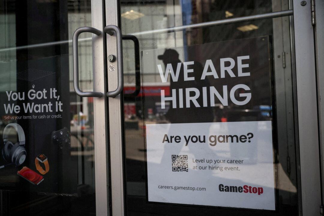 Weekly Jobless Claims Increase, but Labor Market Remains Tight
