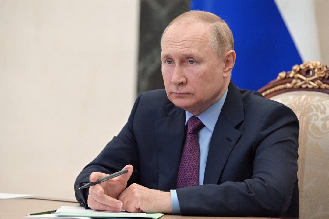Russia Bans Western Investors From Selling Banking, Key Energy Stakes
