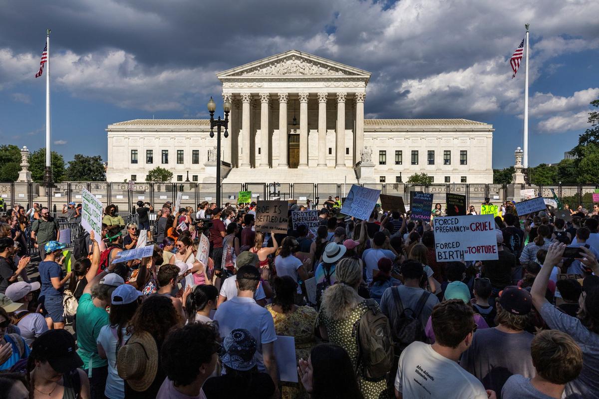 US Constitution Should Include Amendment Stating the Supreme Court Has 9 Justices, Proponents Say