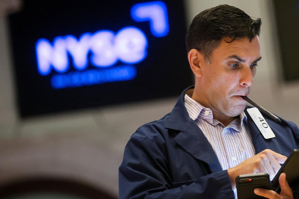 Tech-Heavy Nasdaq Leads Wall Street Lower at Open