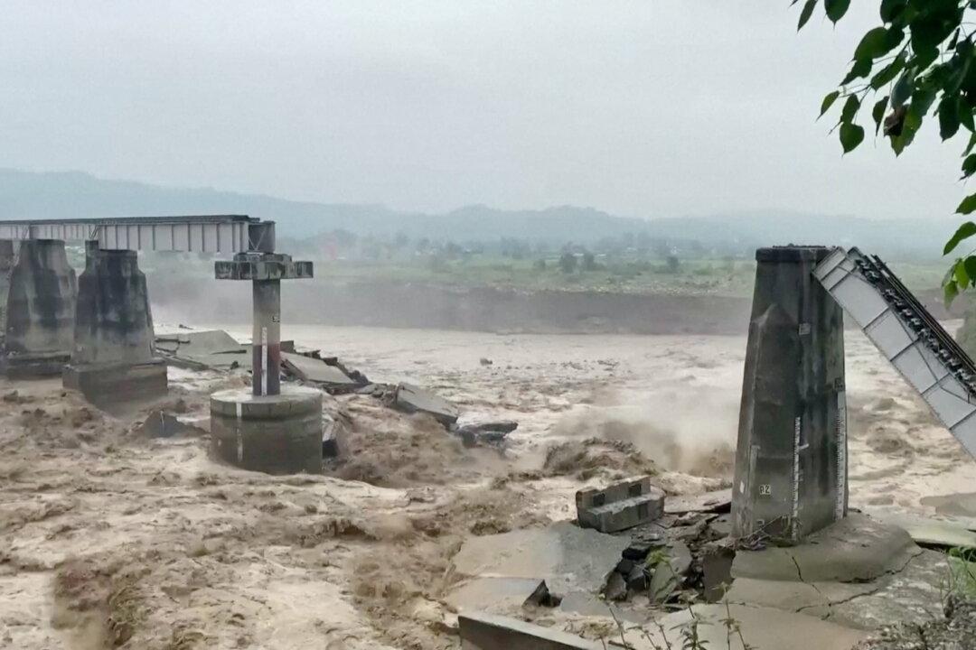 Floods, Landslides Kill Dozens as Monsoon Rains Lash Northern, Eastern India