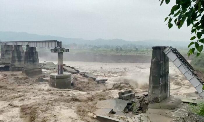 Floods, Landslides Kill Dozens as Monsoon Rains Lash Northern, Eastern India