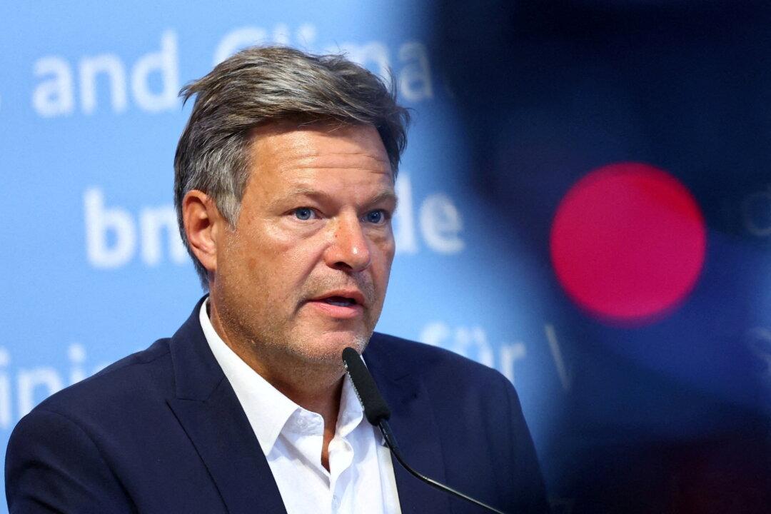 German Minister Rules Out Keeping Nuclear Plants Running to Save Gas