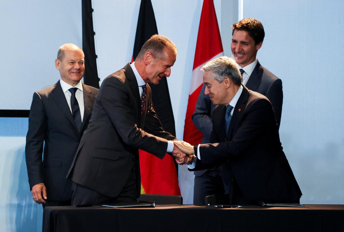 Volkswagen, Mercedes-Benz Team Up With Canada in Battery Materials Push