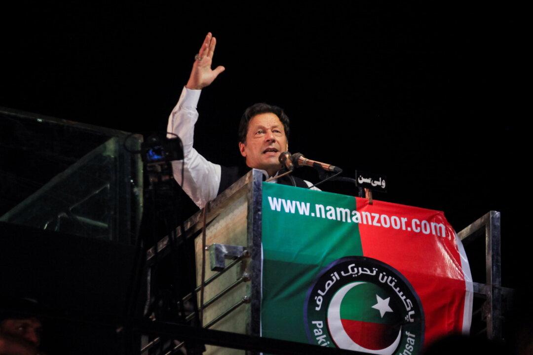 Pakistan Court Extends Former Premier Khan’s Pre-Arrest Bail on Terrorism Charges