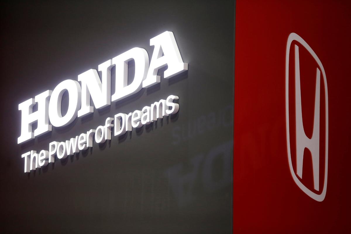 Honda to Cut Output by up to 40 Percent at Japan Plants on Supply Disruptions
