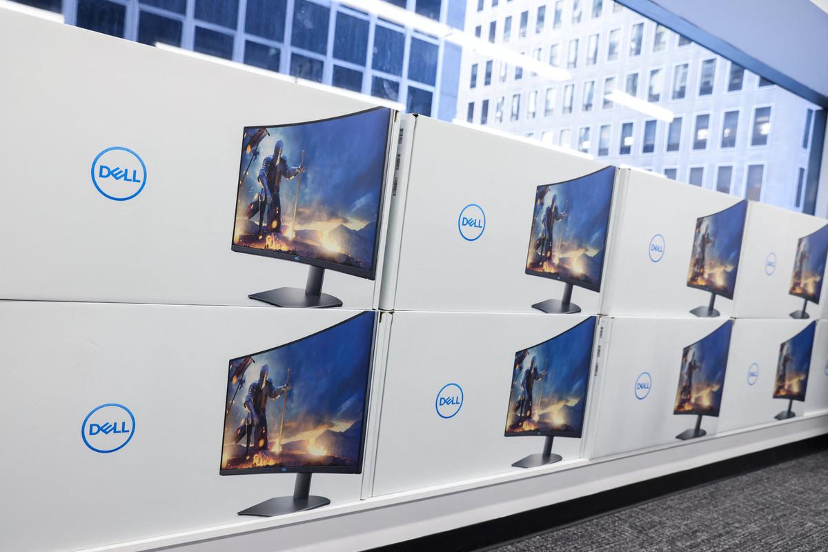 Dell Fans Slowdown Fears With Weak Revenue Forecast