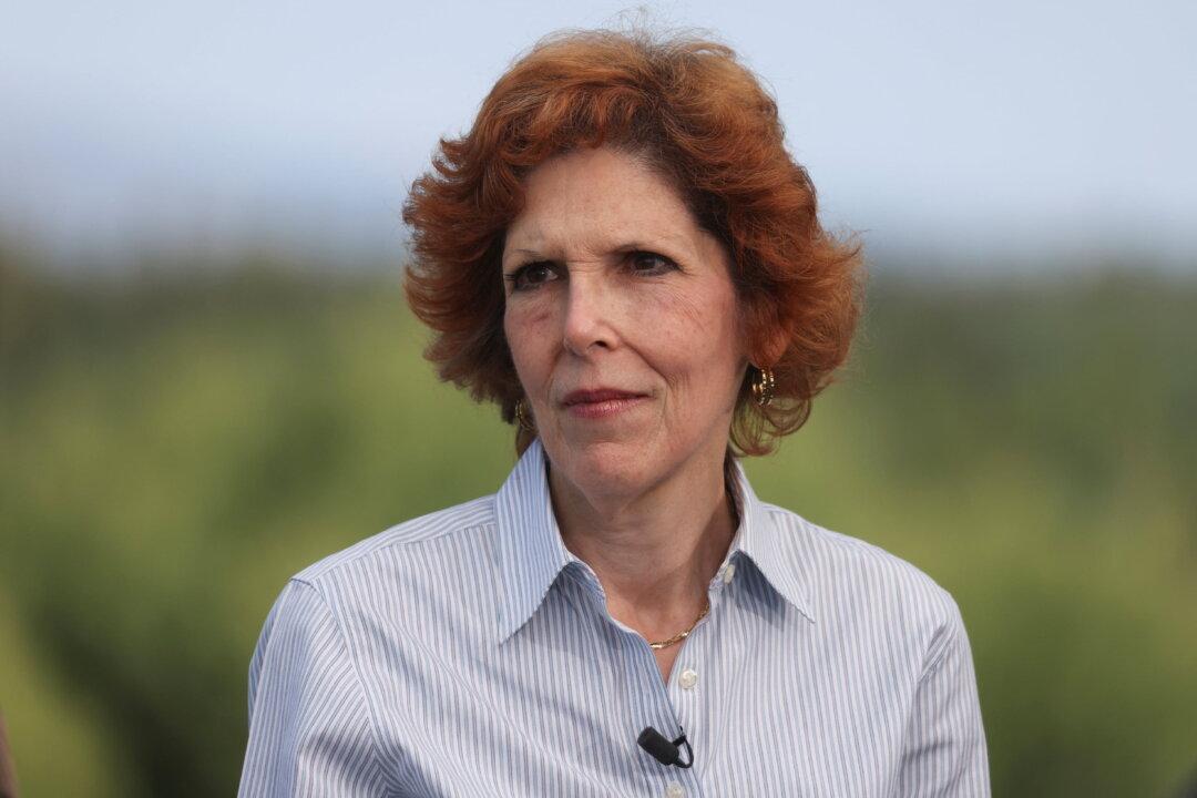 Fed’s Mester Says She Supports Smaller Rate Hike in December