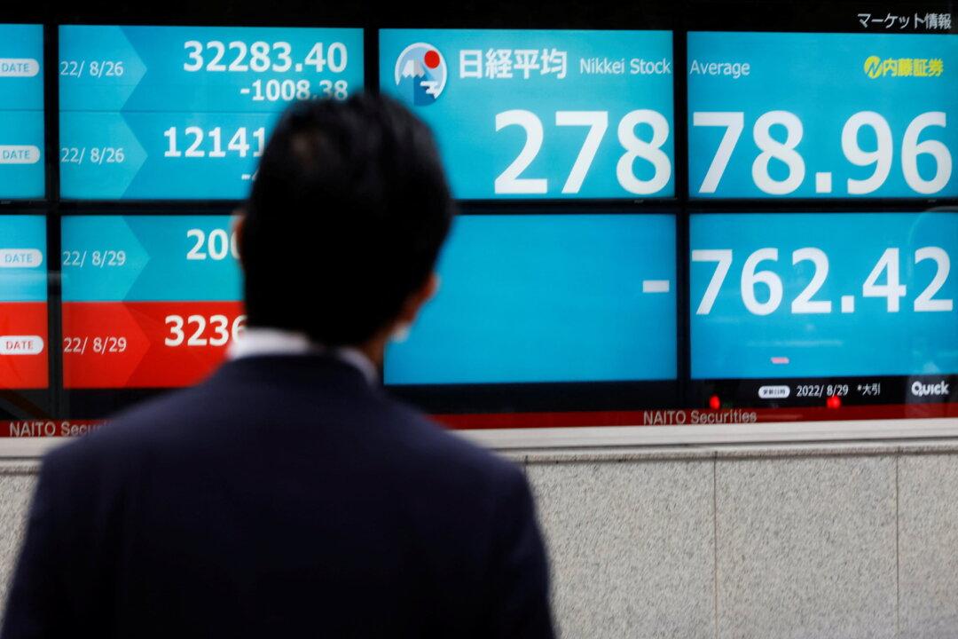 Shares Tiptoe Higher Amid Hiatus in Bad News