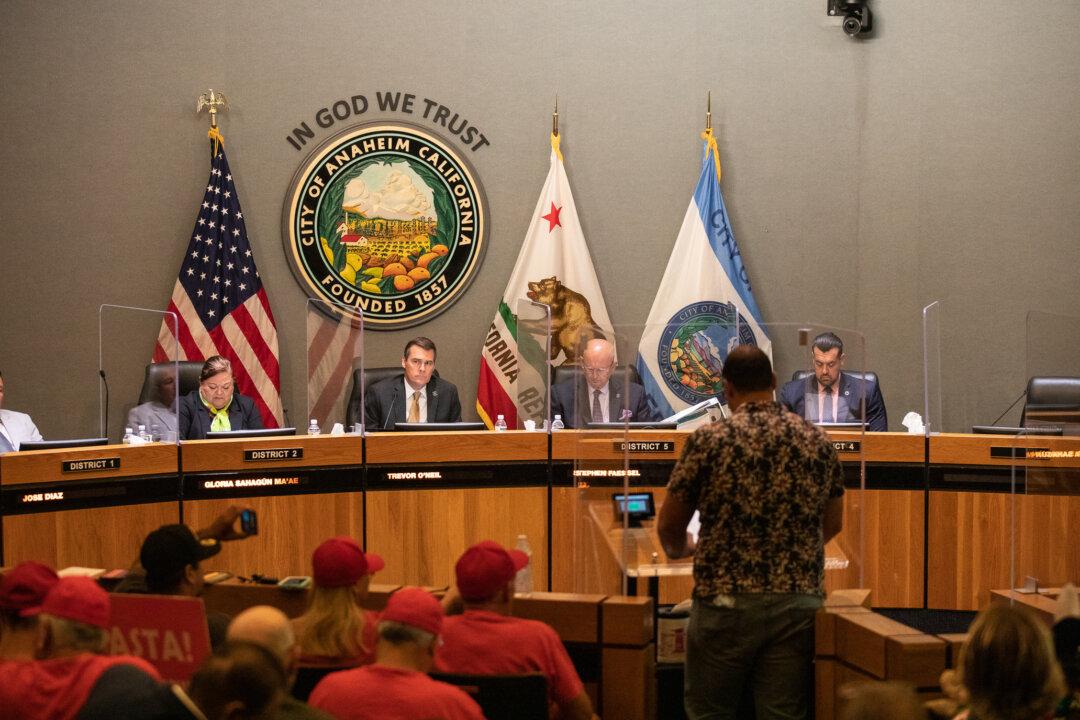 Residents Urge Anaheim Officials to Address Crime After Teen Shooting Death