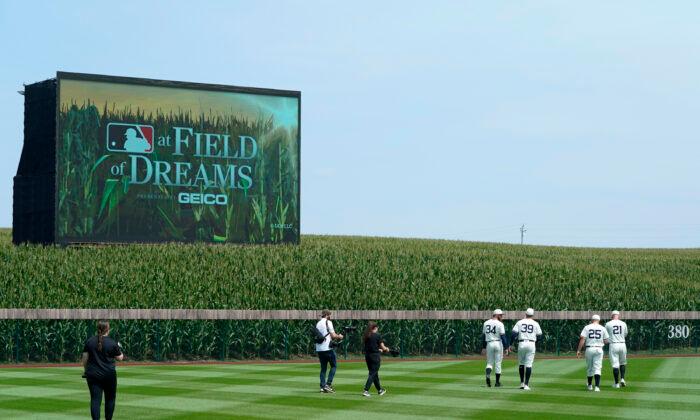 Cubs, Reds to Play at Iowa’s ‘Field of Dreams’
