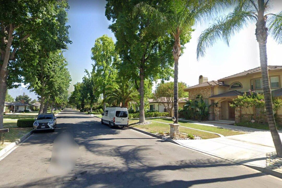 California Officer Shot in Arcadia, Suspect Barricaded in House