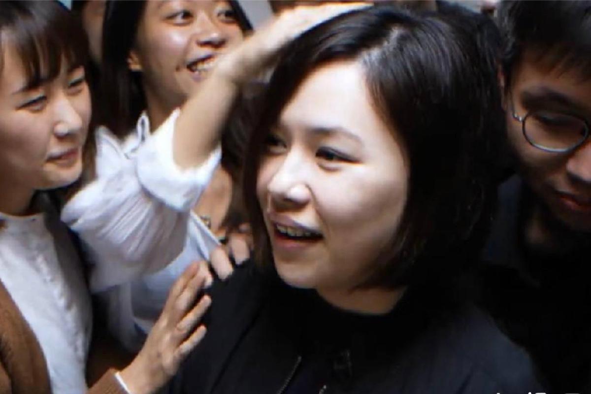 Winnie Yu was regarded as a pillar of strength in the union. She was having hugs with the union executives one day before the February 28 arrests. (MV clip from the HAEA)