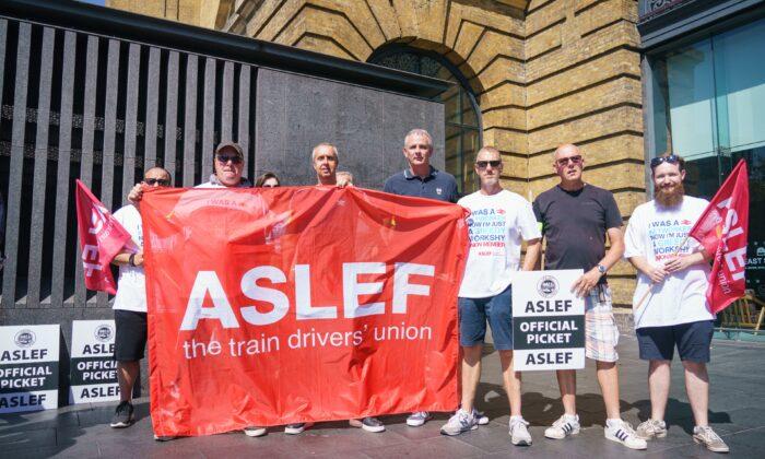 UK Train Operators and Union to Hold Talks as Drivers Strike Over Pay