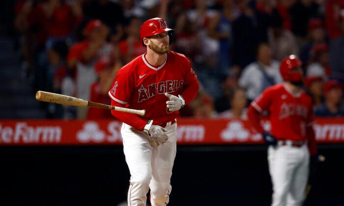 Ohtani, Ward HR, Angels Rally Past Twins 5–3 in 11 Innings