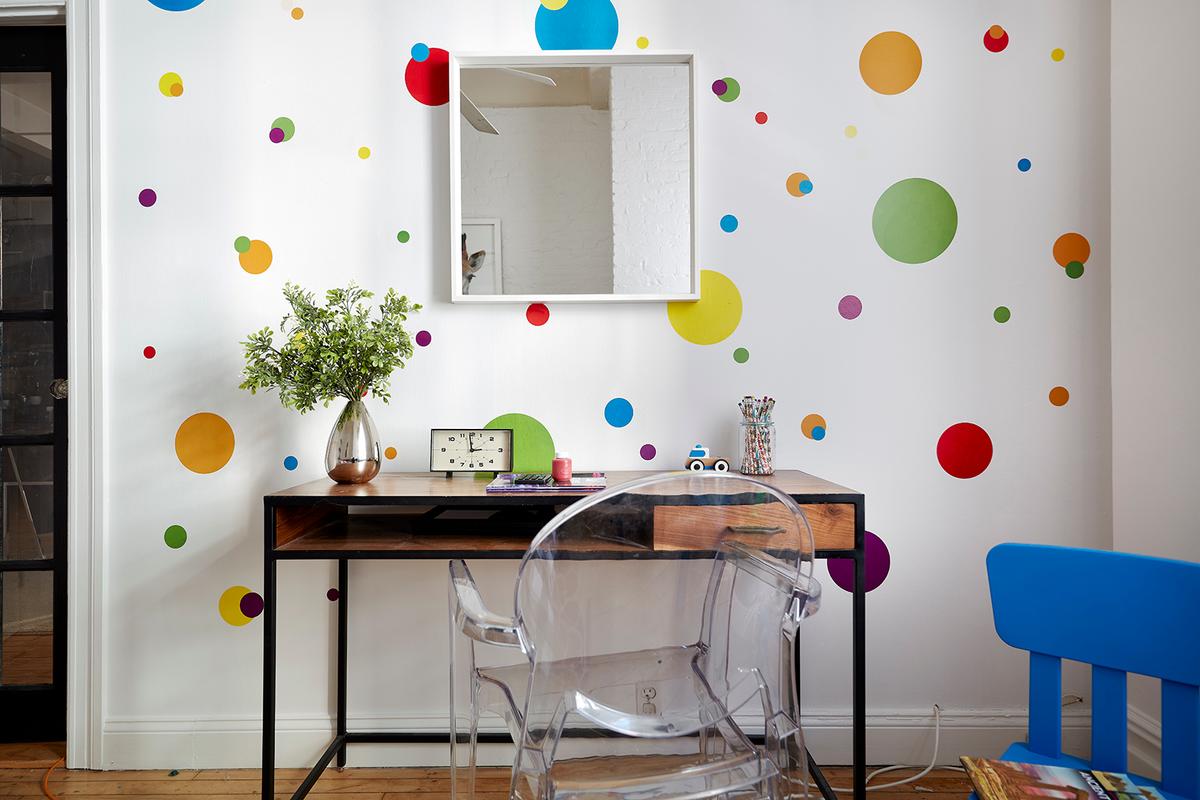 A simple workspace creates the perfect small workspace in a children's bedroom. (Scott Gabriel Morris/Handout/TNS)