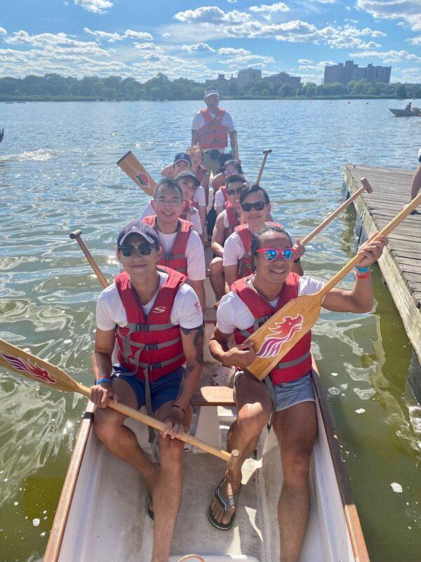 The newly formed dragon boat team of the Hong Kong Association of New York participated in Hong Kong Dragon Boat Festival in New York for the first time this year. (Courtesy of the Hong Kong Association of New York)
