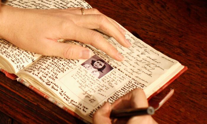 Texas School Pulls Bible, Adaptation of Anne Frank Diary, and Sexually Explicit Books From Libraries