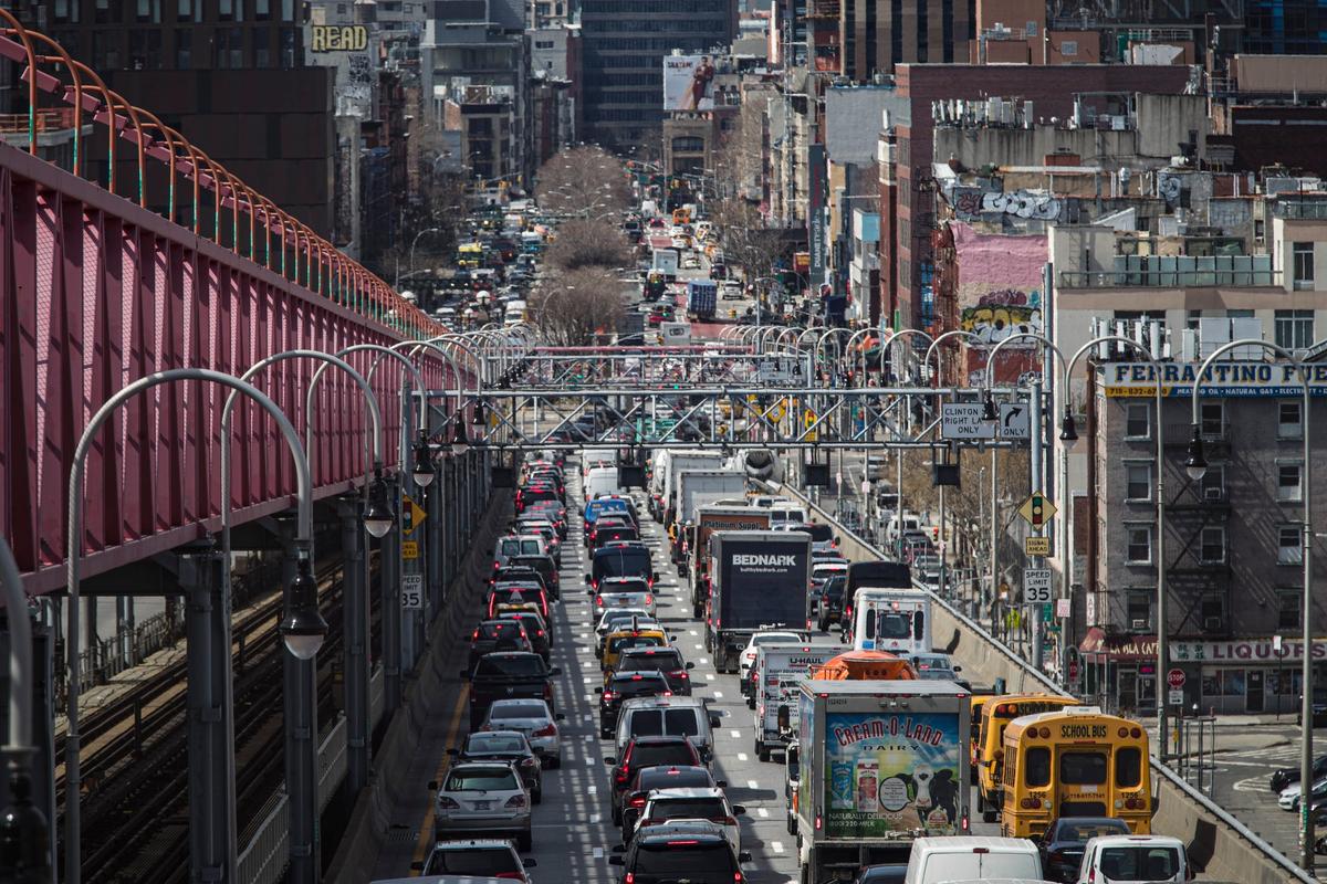 Congested traffic from Brooklyn enters Manhattan off the Williamsburg Bridge in New York, on March 28, 2019. (Mary Altaffer/AP Photo)