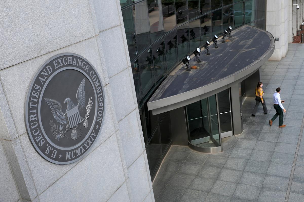 SEC Charges 11 People in $300 Million Global Crypto Pyramid Fraud