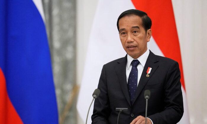 Indonesia’s President Considering Buying Cheap Russian Oil Amid Energy Crunch