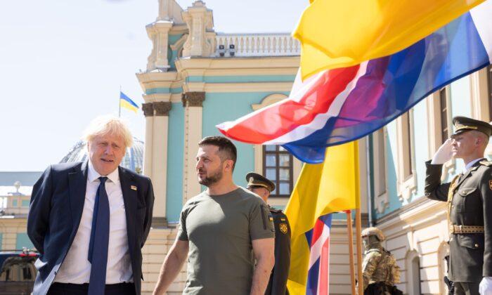 Boris Johnson Makes Surprise Visit to Kyiv on Ukraine’s Independence Day