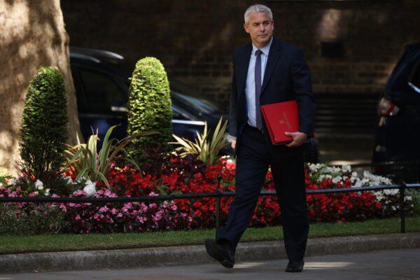 Steve Barclay, secretary of state for health and social care, arrives for a Cabinet meeting in Downing Street, London, on July 7, 2022. (Dan Kitwood/Getty Images)